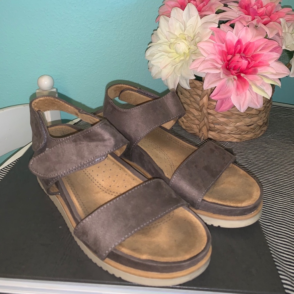 Wedge sandals!!!